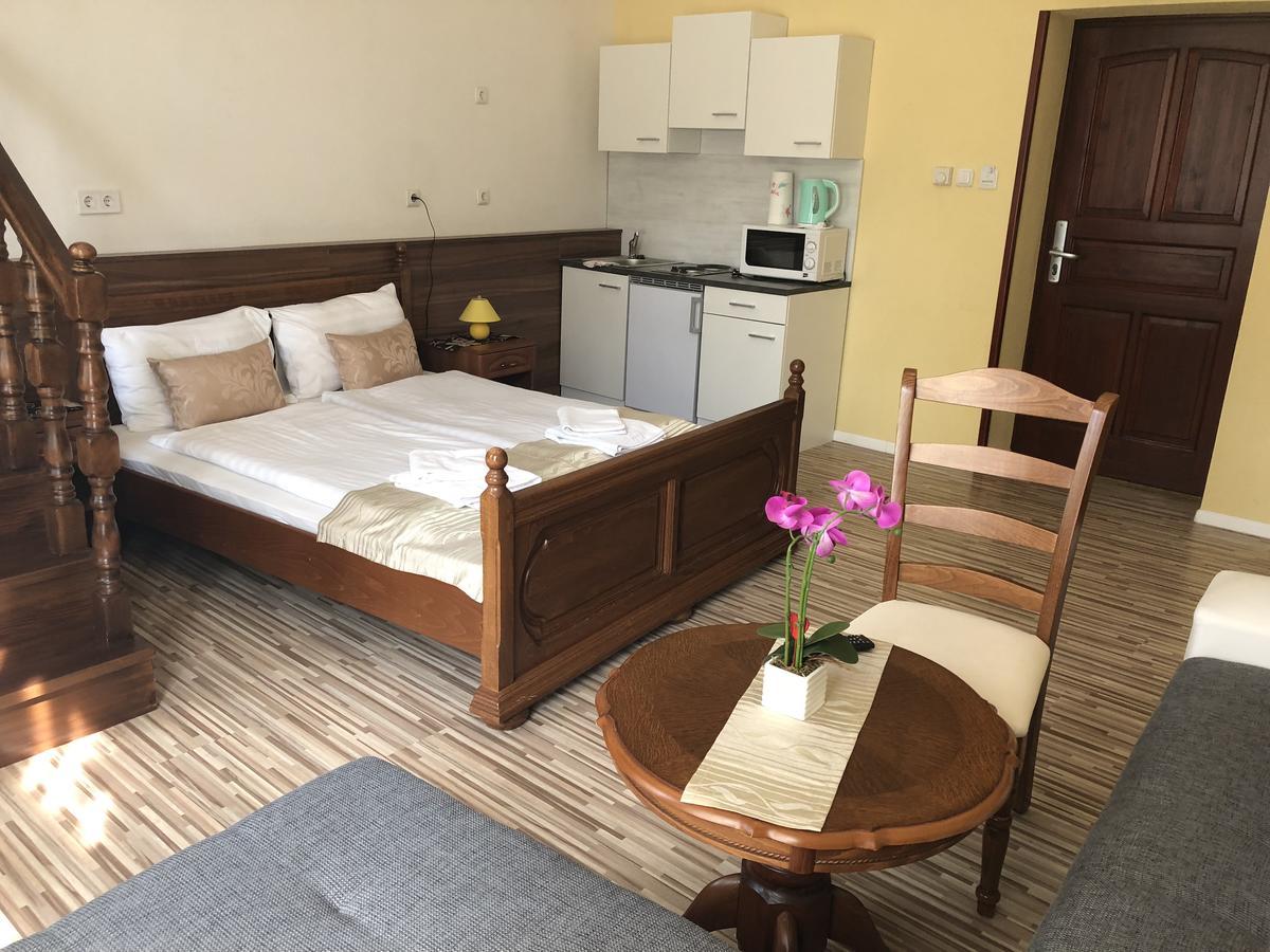 Mosoly Apartman سيغيد المظهر الخارجي الصورة